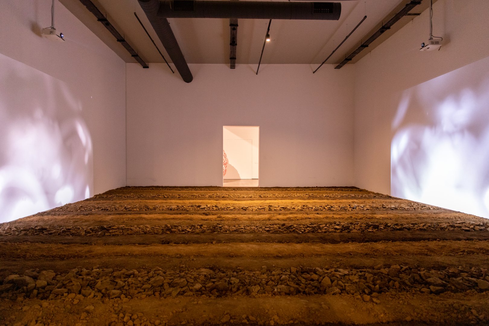 В Центре YARAT состоялось открытие выставок азербайджанских и грузинских художников - "Проверено, мин нет!" и "Эквинокс" (ФОТО)