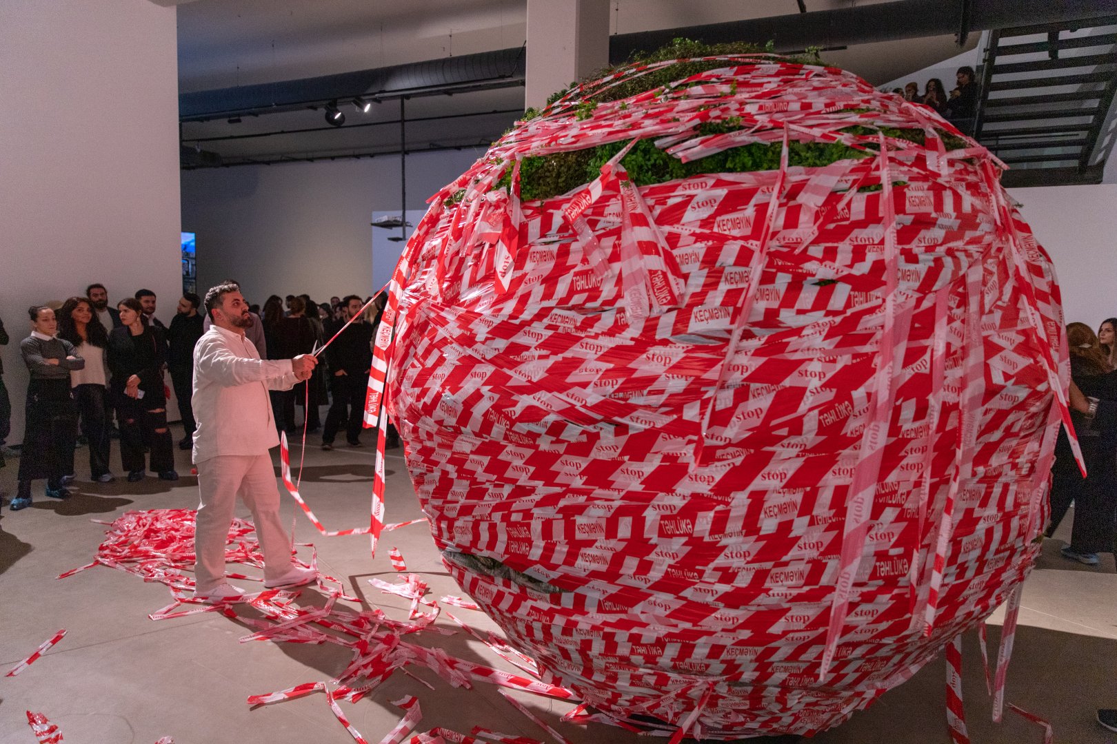 В Центре YARAT состоялось открытие выставок азербайджанских и грузинских художников - "Проверено, мин нет!" и "Эквинокс" (ФОТО)