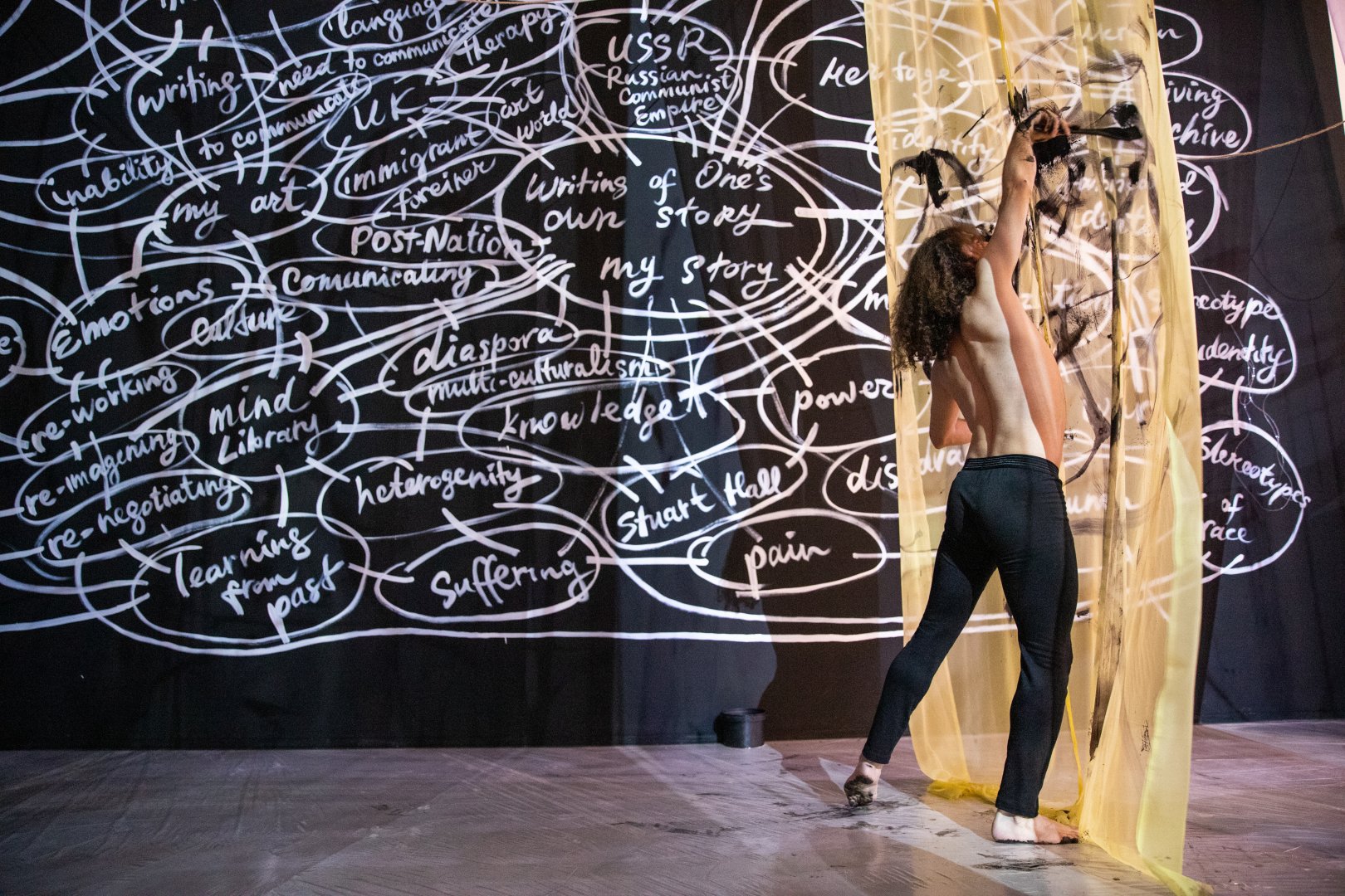 В Центре YARAT состоялось открытие выставок азербайджанских и грузинских художников - "Проверено, мин нет!" и "Эквинокс" (ФОТО)