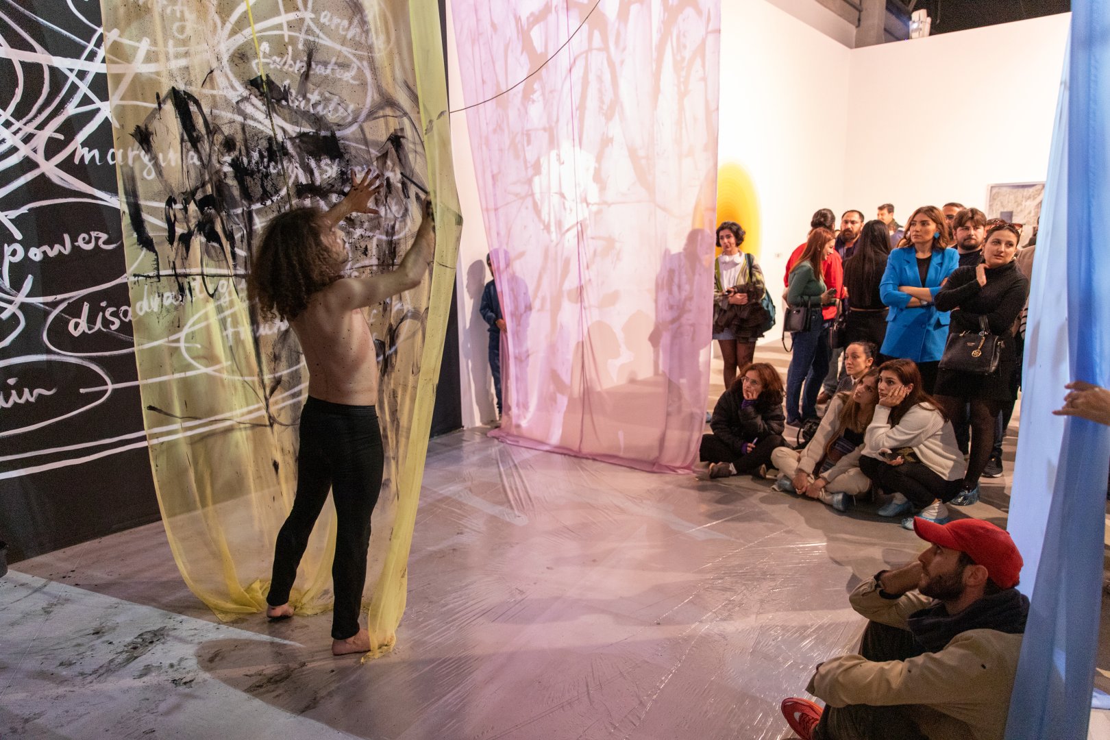 В Центре YARAT состоялось открытие выставок азербайджанских и грузинских художников - "Проверено, мин нет!" и "Эквинокс" (ФОТО)