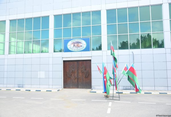 В Новханы состоялось открытие здания штаба конно-спортивного центра "Серхедчи" (ФОТО)