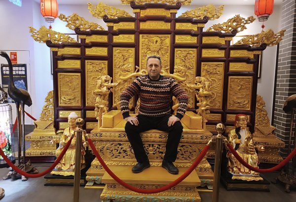 Урумчи глазами азербайджанца – Красная гора, Храм Красного света, крупнейший в мире базар, деликатесы (ВИДЕО, ФОТО)