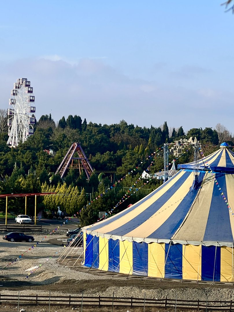 В Гяндже установлен самый большой в стране цирк-шапито (ФОТО/ВИДЕО)
