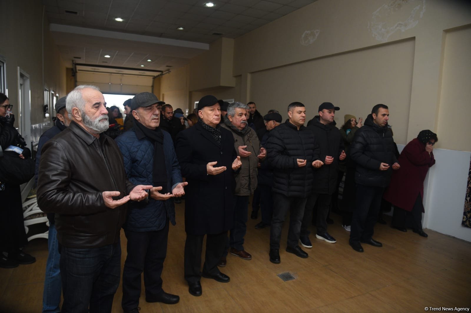 В Баку проходит церемония прощания с народным артистом Рамизом Меликом (ФОТО)