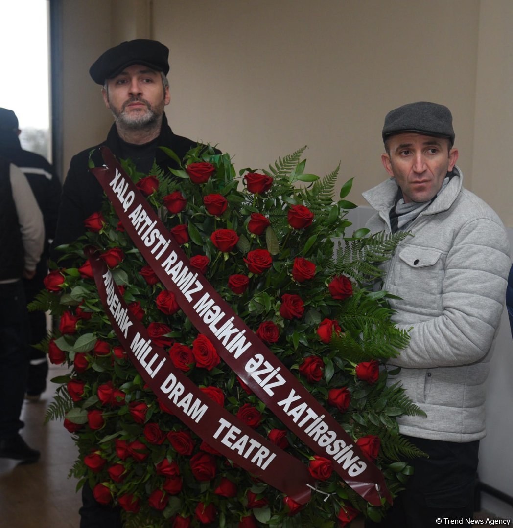 В Баку проходит церемония прощания с народным артистом Рамизом Меликом (ФОТО)