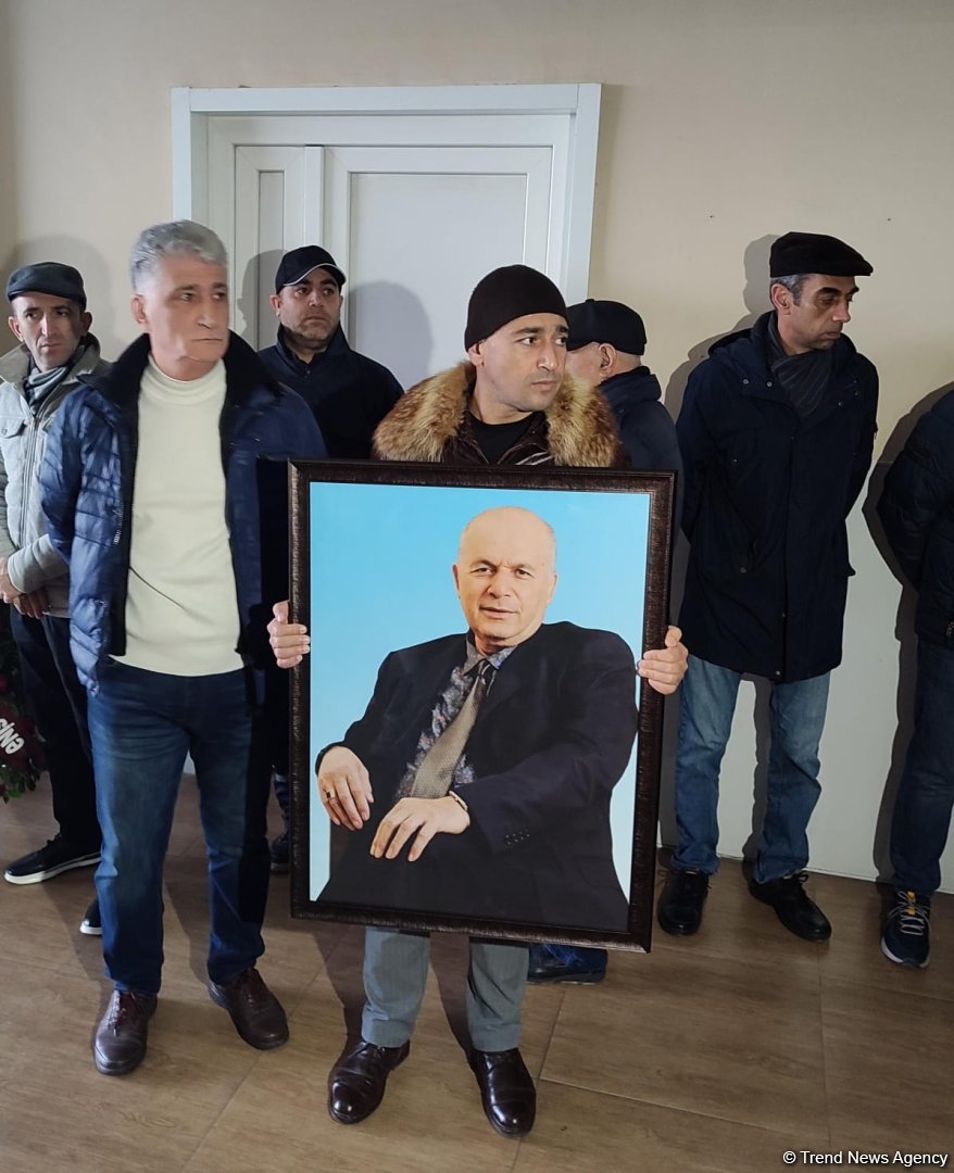 В Баку проходит церемония прощания с народным артистом Рамизом Меликом (ФОТО)