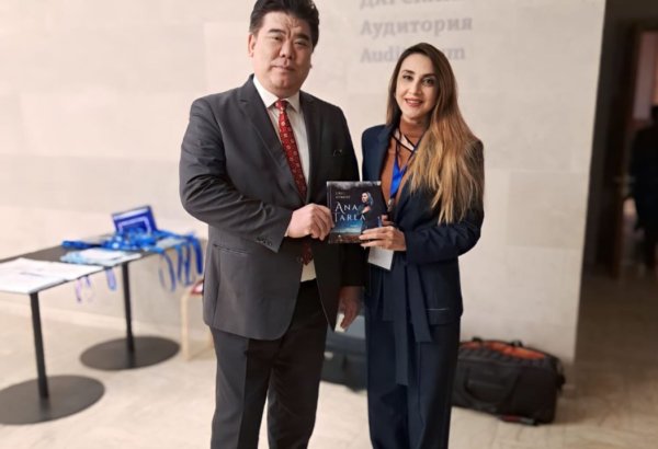 Заслуженная артистка Азербайджана Хусния Мурватова выступила на международном форуме в Бишкеке (ФОТО)