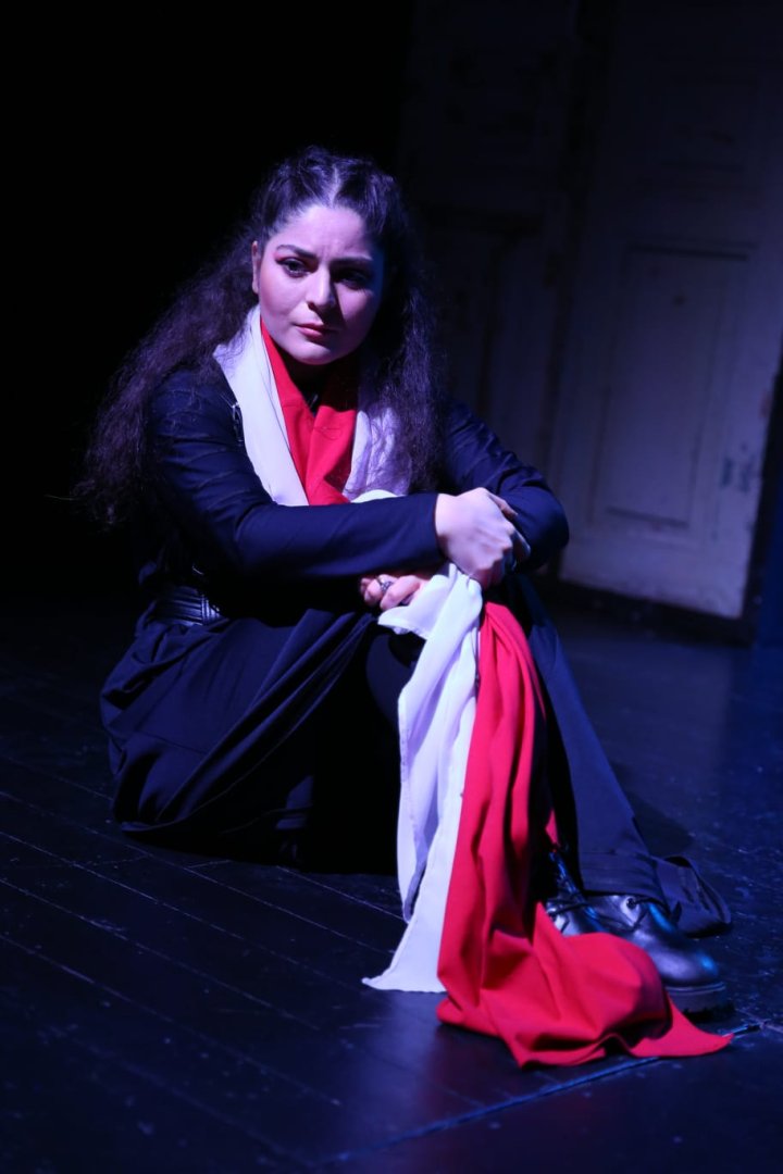 В Баку с успехом прошла премьера спектакля "Антигона" (ФОТО)