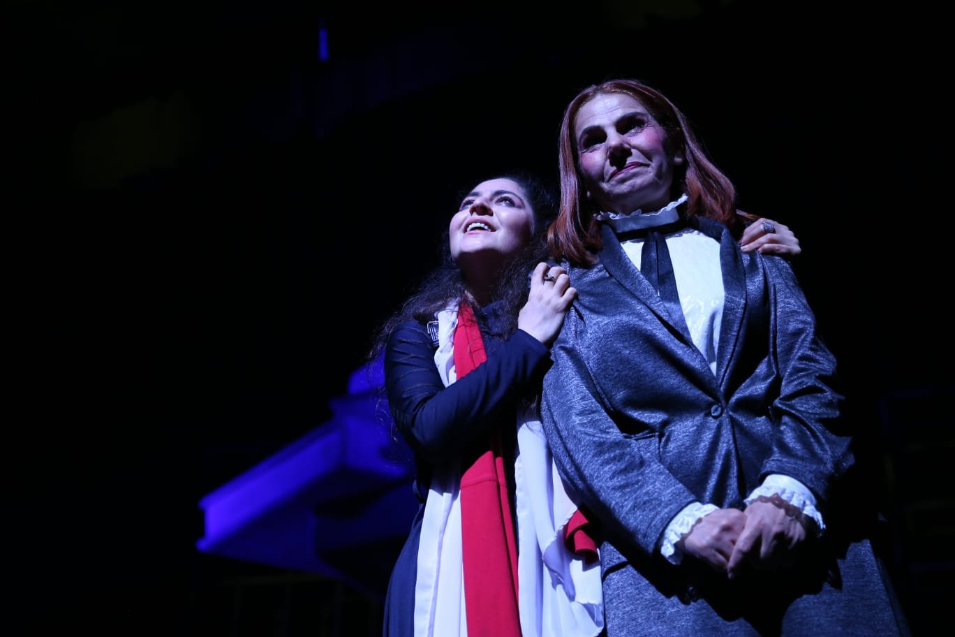 В Баку с успехом прошла премьера спектакля "Антигона" (ФОТО)