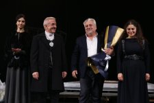 В Баку с успехом прошла премьера спектакля "Антигона" (ФОТО)