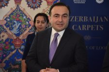 В рамках форума "Культурное наследие" представлена книга "Азербайджанский ковер – танец узоров" на английском языке (ФОТО)