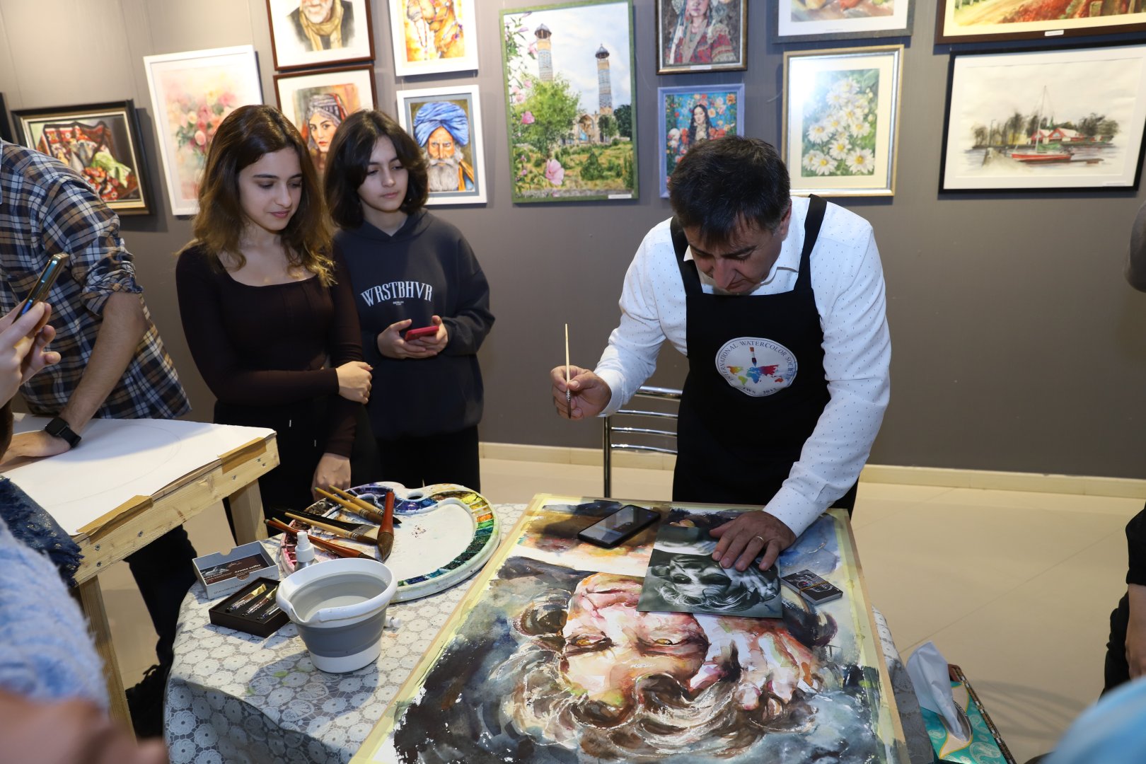 Гармония воды и цвета – акварельная живопись в Азербайджане (ФОТО)