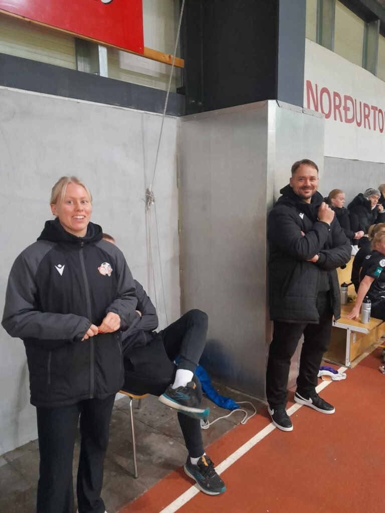 Отец и дочь – азербайджанцы вписали свое имя в историю футбола в Исландии (ФОТО)