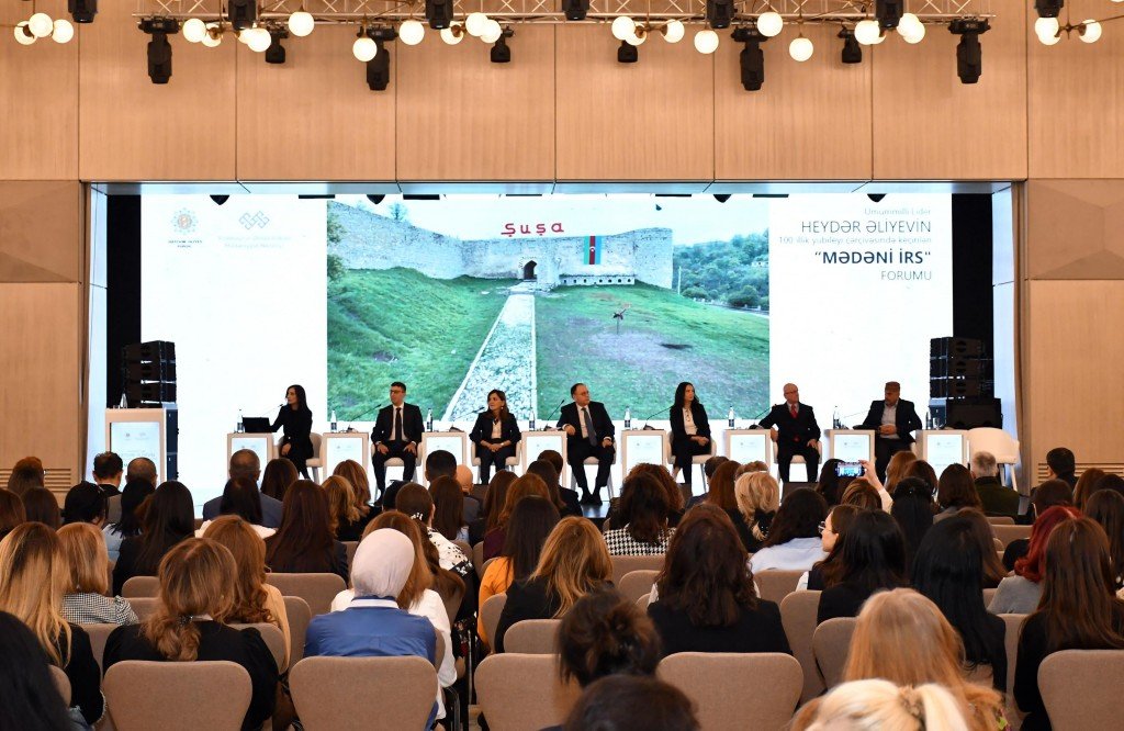 В Баку обсудили тему исследования и охраны недвижимого историко-культурного наследия Азербайджана (ФОТО)