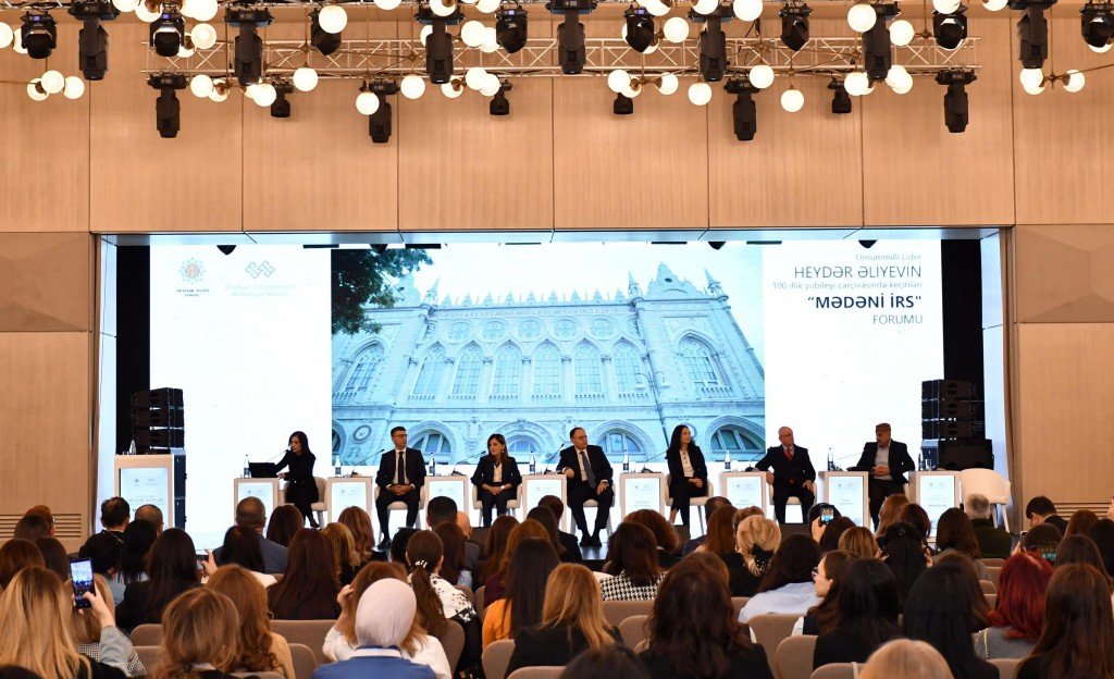 В Баку обсудили тему исследования и охраны недвижимого историко-культурного наследия Азербайджана (ФОТО)