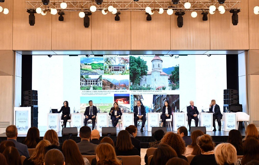 В Баку обсудили тему исследования и охраны недвижимого историко-культурного наследия Азербайджана (ФОТО)