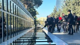 Джевдет Йылмаз посетил Аллею шехидов и памятник "Тюркское шехидство" (ФОТО)