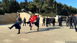Джевдет Йылмаз посетил Аллею шехидов и памятник "Тюркское шехидство" (ФОТО)