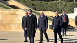 Джевдет Йылмаз посетил Аллею шехидов и памятник "Тюркское шехидство" (ФОТО)