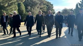 Джевдет Йылмаз посетил Аллею шехидов и памятник "Тюркское шехидство" (ФОТО)