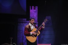 Феерический юбилей Юлия Гусмана в Баку отметили красочным спектаклем "Не бойся, мы с тобой!" (ВИДЕО, ФОТО)