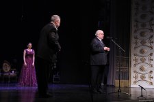 Феерический юбилей Юлия Гусмана в Баку отметили красочным спектаклем "Не бойся, мы с тобой!" (ВИДЕО, ФОТО)