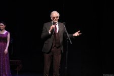 Феерический юбилей Юлия Гусмана в Баку отметили красочным спектаклем "Не бойся, мы с тобой!" (ВИДЕО, ФОТО)