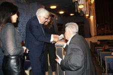 Феерический юбилей Юлия Гусмана в Баку отметили красочным спектаклем "Не бойся, мы с тобой!" (ВИДЕО, ФОТО)