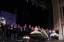 Феерический юбилей Юлия Гусмана в Баку отметили красочным спектаклем "Не бойся, мы с тобой!" (ВИДЕО, ФОТО)