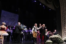 Феерический юбилей Юлия Гусмана в Баку отметили красочным спектаклем "Не бойся, мы с тобой!" (ВИДЕО, ФОТО)