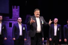 Феерический юбилей Юлия Гусмана в Баку отметили красочным спектаклем "Не бойся, мы с тобой!" (ВИДЕО, ФОТО)