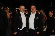 Феерический юбилей Юлия Гусмана в Баку отметили красочным спектаклем "Не бойся, мы с тобой!" (ВИДЕО, ФОТО)