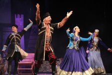 Феерический юбилей Юлия Гусмана в Баку отметили красочным спектаклем "Не бойся, мы с тобой!" (ВИДЕО, ФОТО)