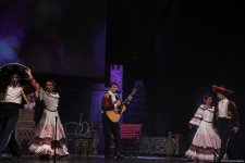 Феерический юбилей Юлия Гусмана в Баку отметили красочным спектаклем "Не бойся, мы с тобой!" (ВИДЕО, ФОТО)