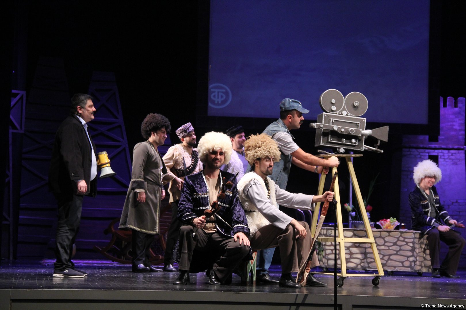 Феерический юбилей Юлия Гусмана в Баку отметили красочным спектаклем "Не бойся, мы с тобой!" (ВИДЕО, ФОТО)