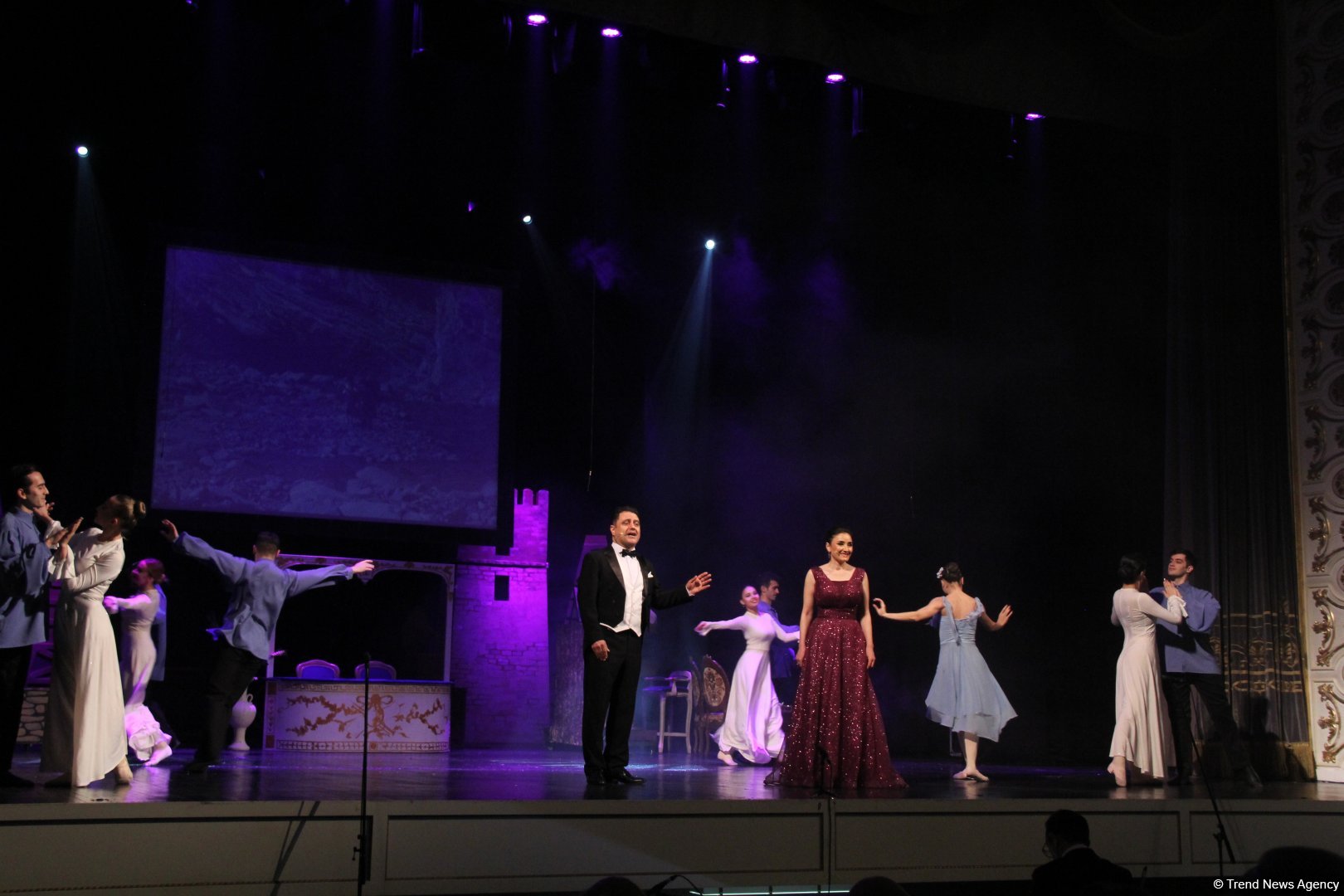 Феерический юбилей Юлия Гусмана в Баку отметили красочным спектаклем "Не бойся, мы с тобой!" (ВИДЕО, ФОТО)