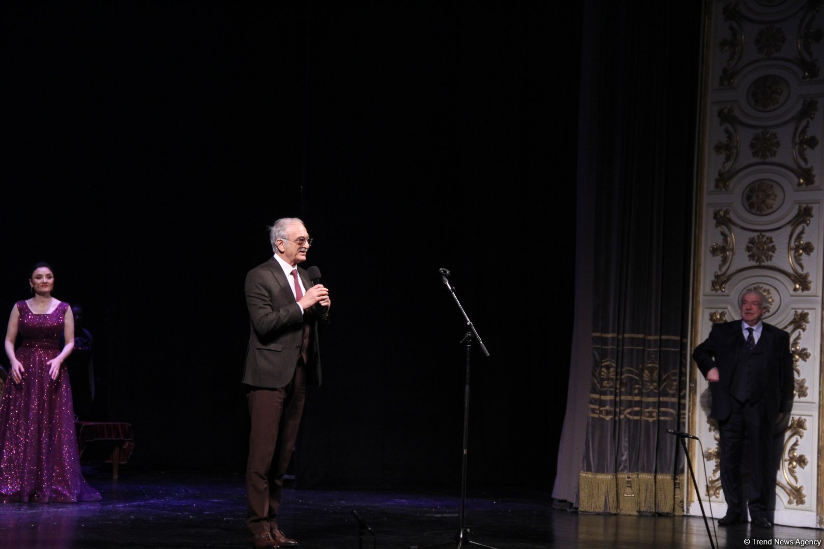 Феерический юбилей Юлия Гусмана в Баку отметили красочным спектаклем "Не бойся, мы с тобой!" (ВИДЕО, ФОТО)