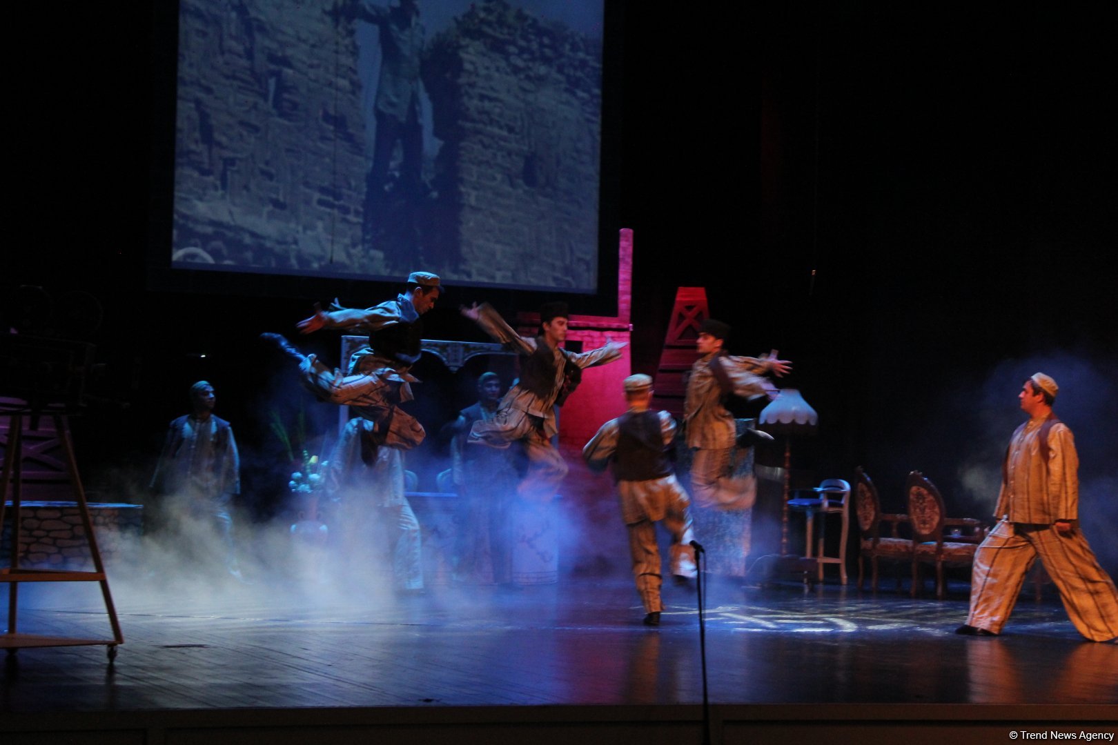 Феерический юбилей Юлия Гусмана в Баку отметили красочным спектаклем "Не бойся, мы с тобой!" (ВИДЕО, ФОТО)