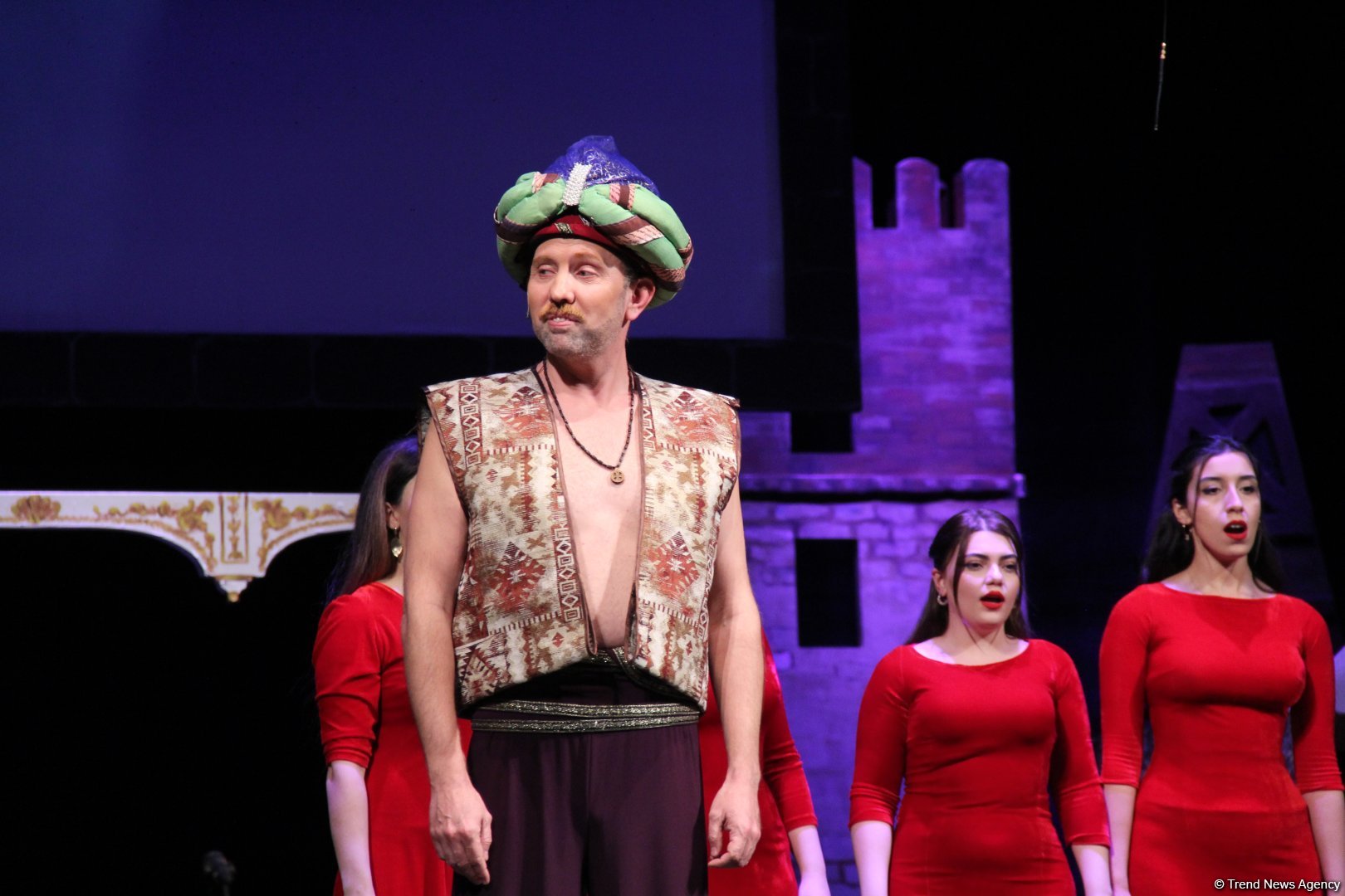 Феерический юбилей Юлия Гусмана в Баку отметили красочным спектаклем "Не бойся, мы с тобой!" (ВИДЕО, ФОТО)