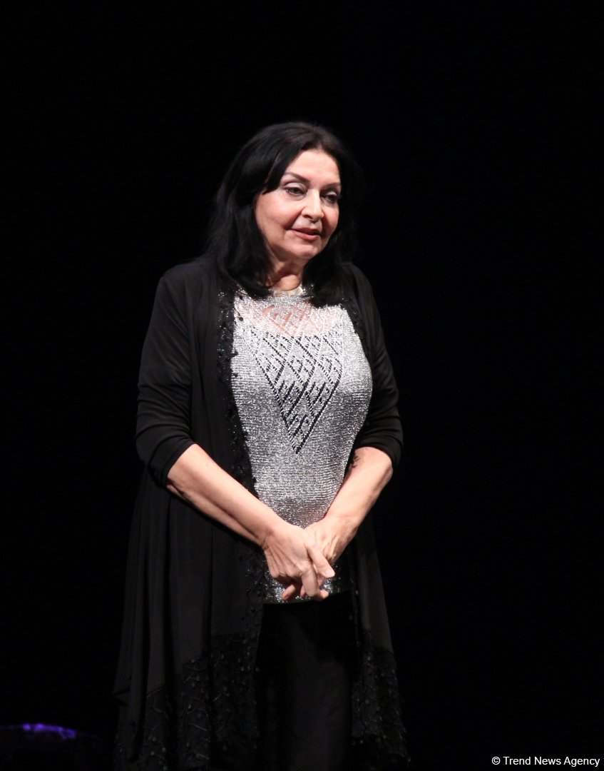 Феерический юбилей Юлия Гусмана в Баку отметили красочным спектаклем "Не бойся, мы с тобой!" (ВИДЕО, ФОТО)