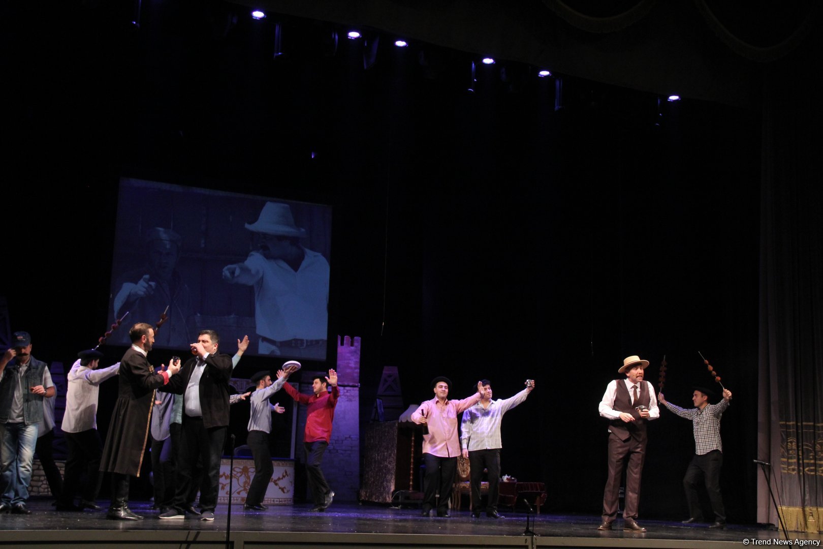 Феерический юбилей Юлия Гусмана в Баку отметили красочным спектаклем "Не бойся, мы с тобой!" (ВИДЕО, ФОТО)