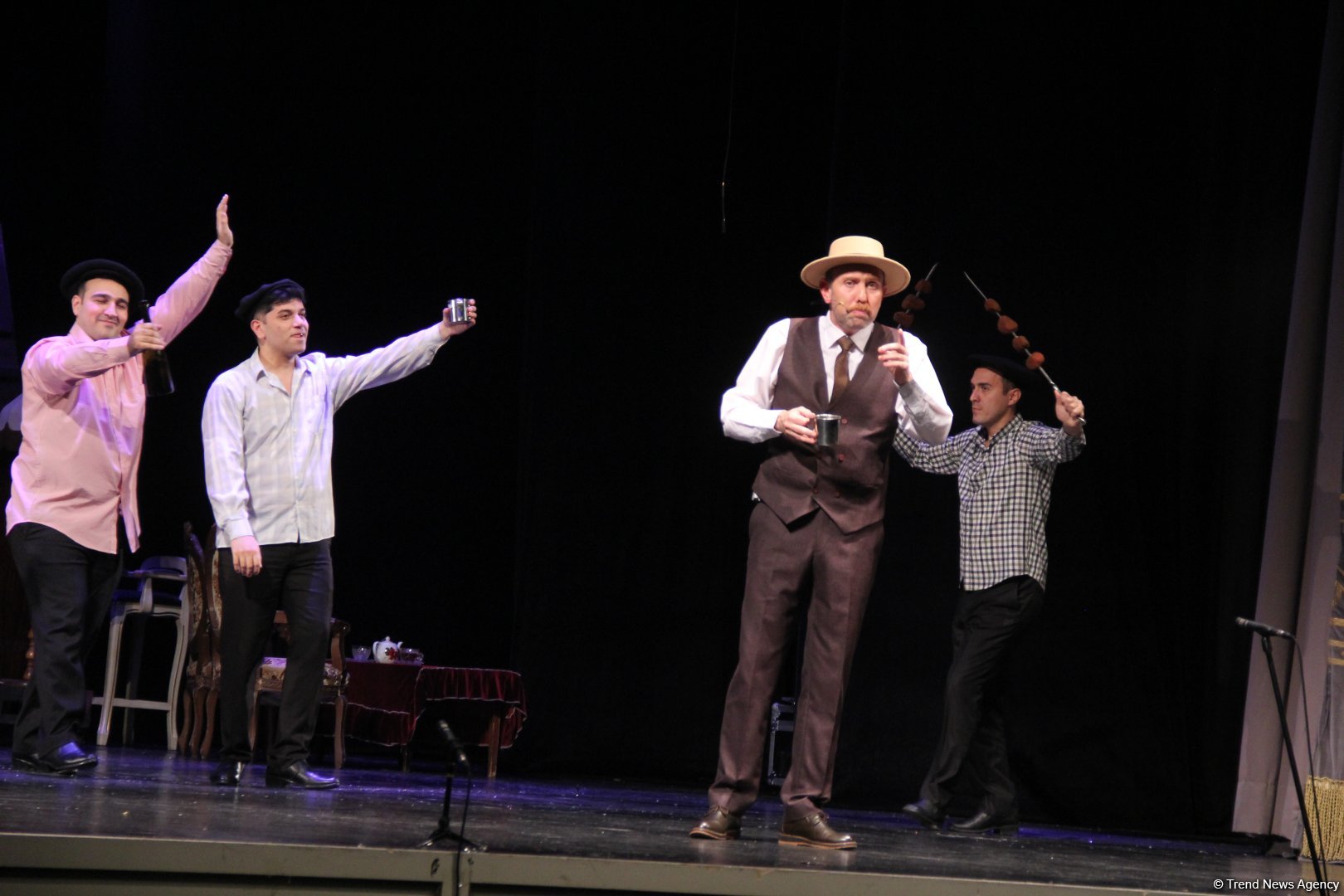 Феерический юбилей Юлия Гусмана в Баку отметили красочным спектаклем "Не бойся, мы с тобой!" (ВИДЕО, ФОТО)