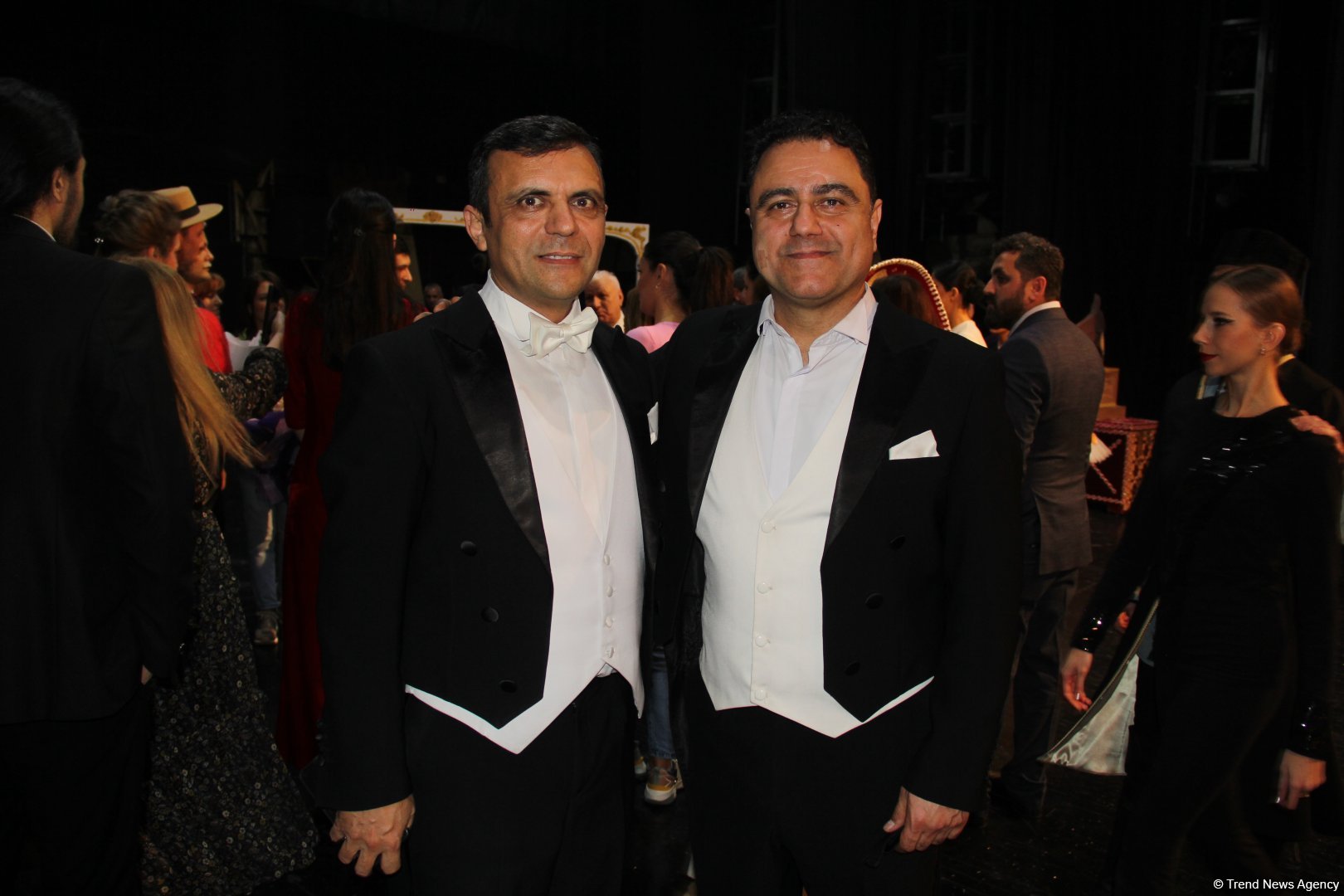 Феерический юбилей Юлия Гусмана в Баку отметили красочным спектаклем "Не бойся, мы с тобой!" (ВИДЕО, ФОТО)