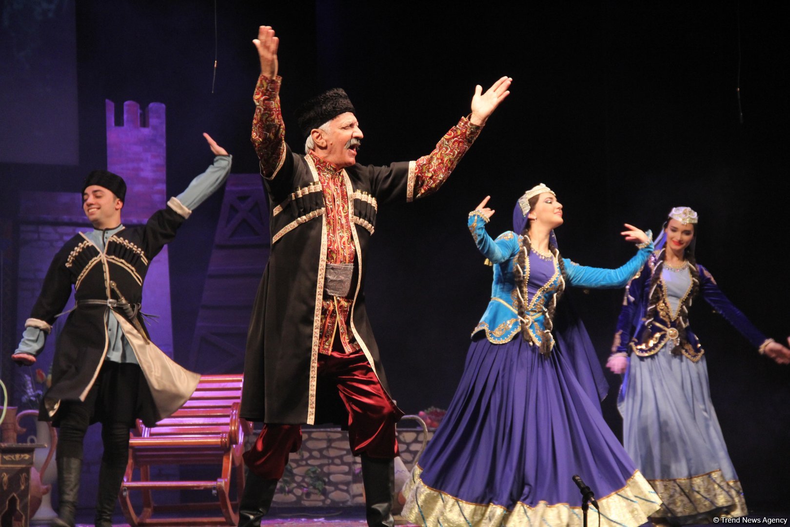 Феерический юбилей Юлия Гусмана в Баку отметили красочным спектаклем "Не бойся, мы с тобой!" (ВИДЕО, ФОТО)