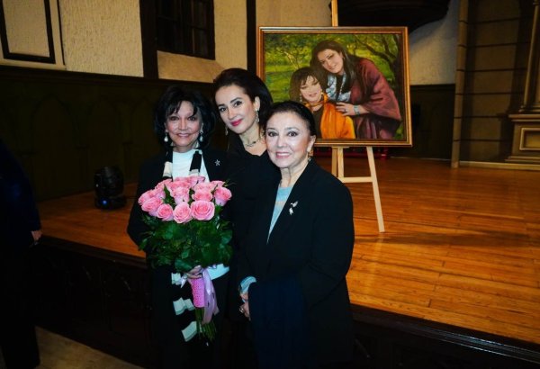 В Баку состоялся концерт в честь двух жемчужин Азербайджана -  сестер Фидан и Хураман Гасымовых (ВИДЕО, ФОТО)