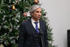 В Баку провели предновогодний концерт эстрадной музыки (ФОТО)