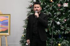 В Баку провели предновогодний концерт эстрадной музыки (ФОТО)