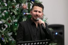 В Баку провели предновогодний концерт эстрадной музыки (ФОТО)