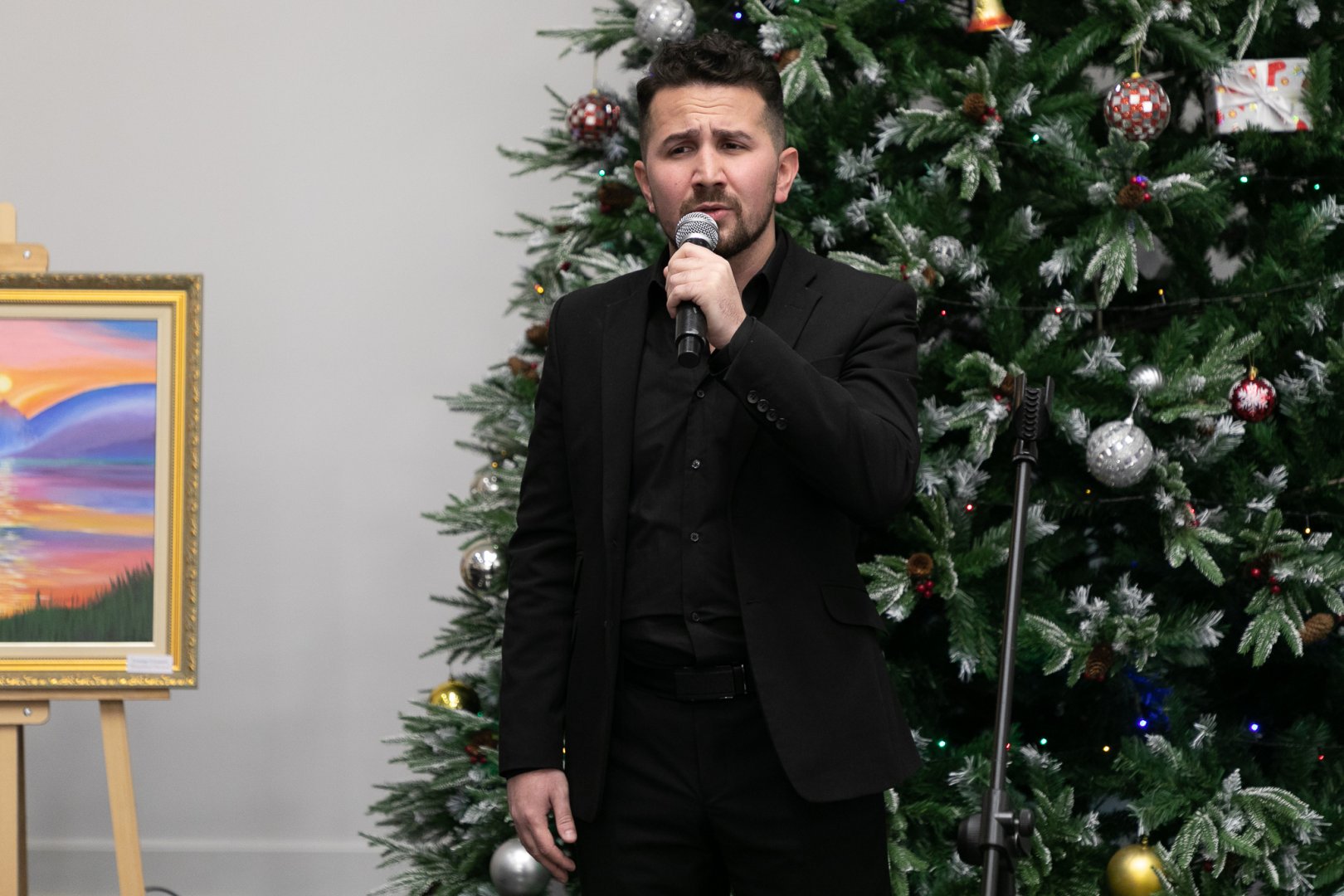 В Баку провели предновогодний концерт эстрадной музыки (ФОТО)