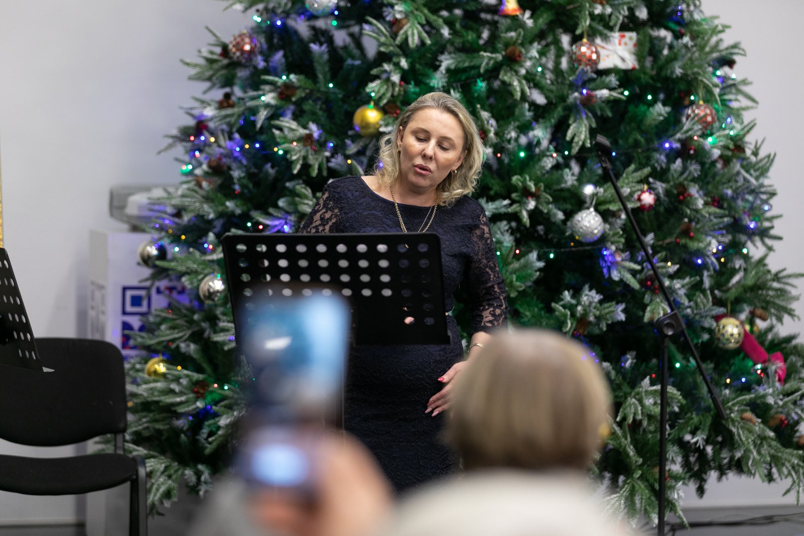 В Баку провели предновогодний концерт эстрадной музыки (ФОТО)